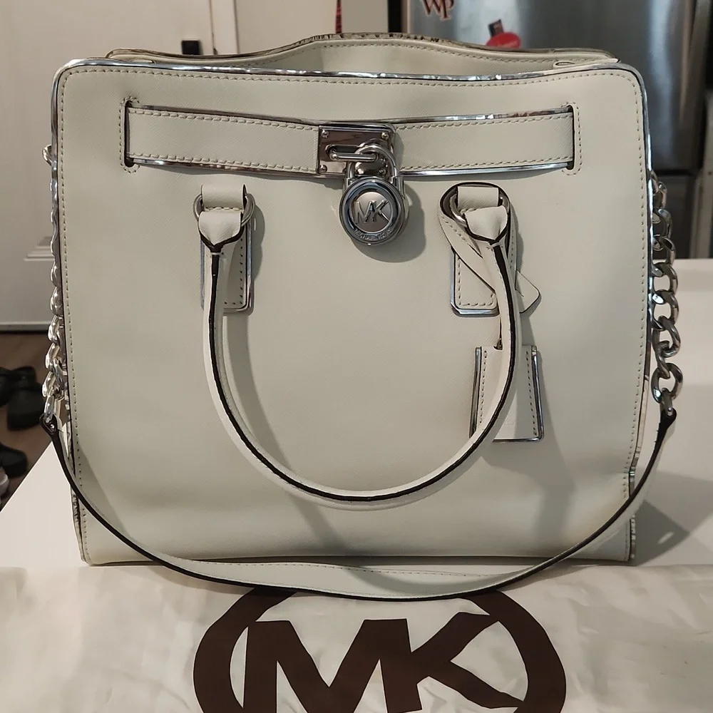 🤍MICHAEL KORS HAMILTON - Picture 3 of 13
